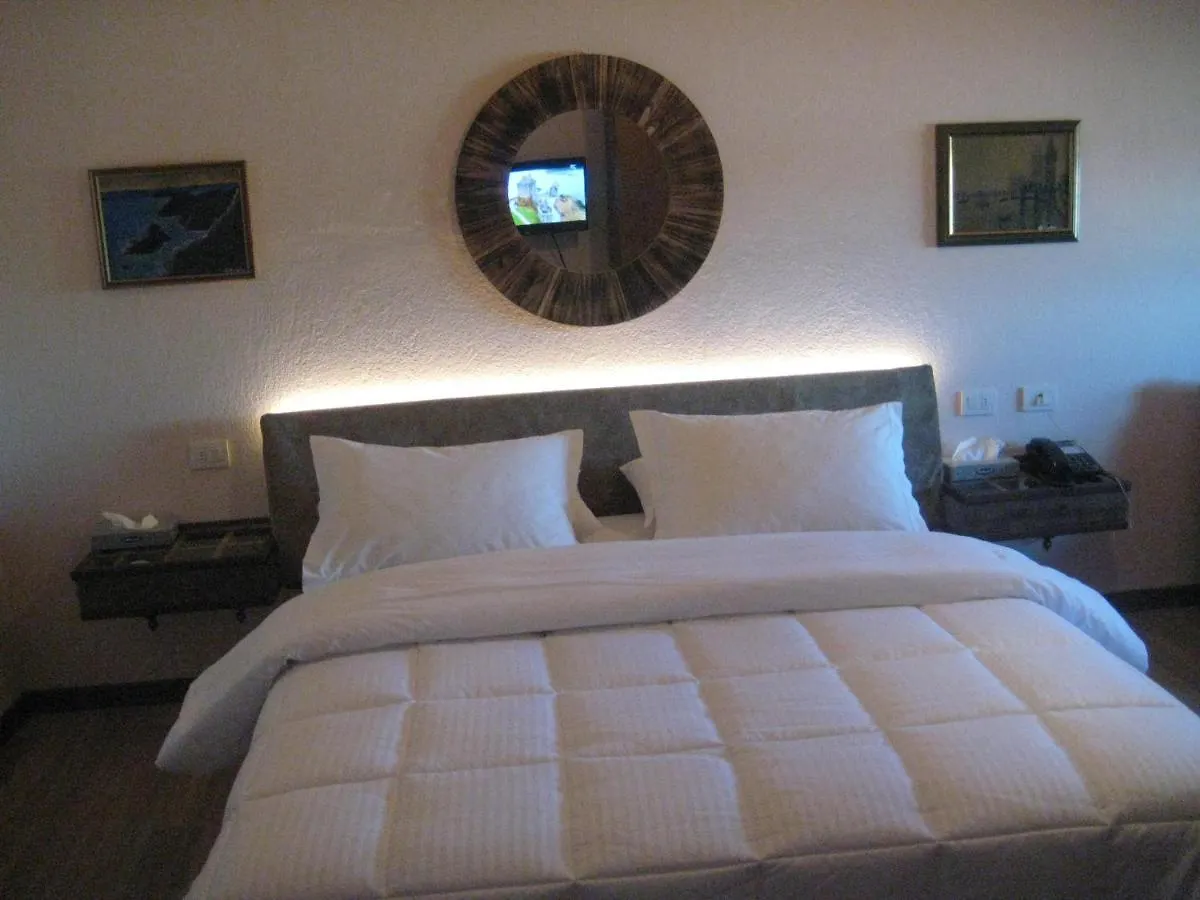 ***  Drini Hotel Rrashbull Albania